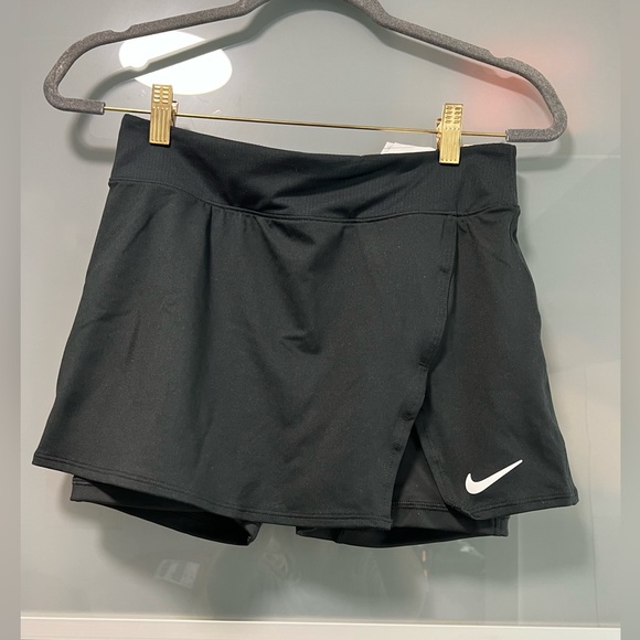 Nike Pants - NIKE slim fit tennis skort size small brand new tags still on
